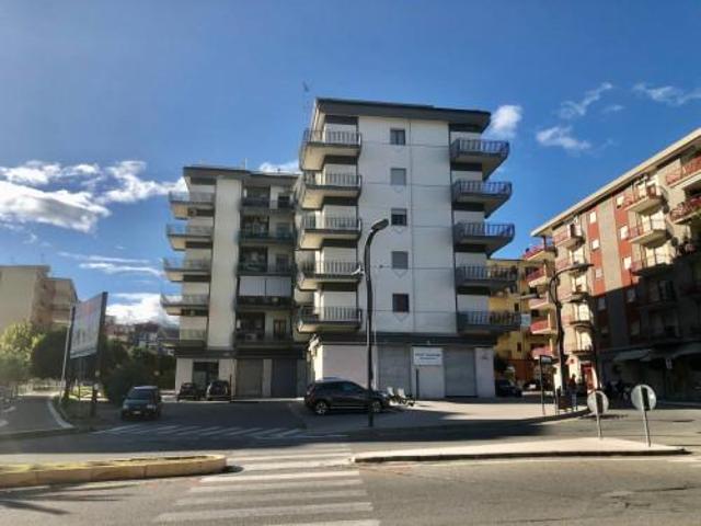 Locale commerciale in vendita a Corigliano Rossano