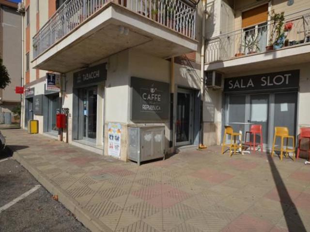 Locale commerciale in vendita a Corigliano Rossano