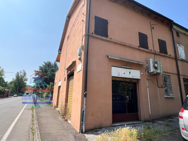 Locale commerciale in vendita a Finale Emilia