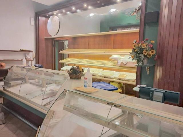 Locale commerciale in vendita a Firenze