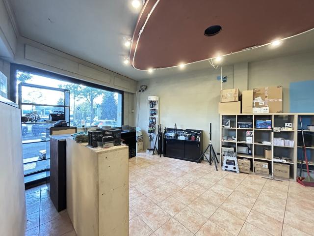 Locale commerciale in vendita a Firenze