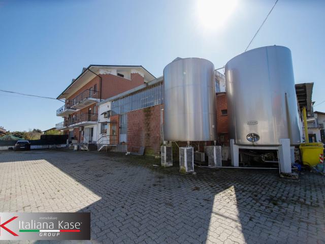 Locale commerciale in vendita a Foglizzo