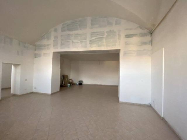 Locale commerciale in vendita a Frosinone