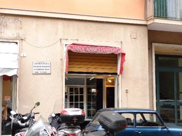 Locale commerciale in vendita a Genova