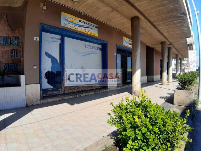 Locale commerciale in vendita a Giardini Naxos