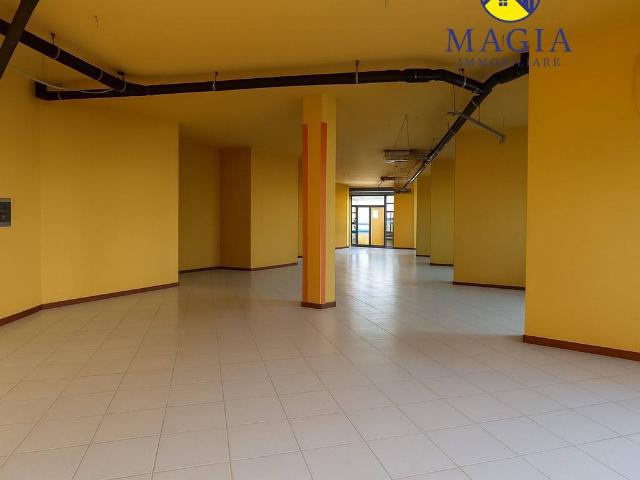Locale commerciale in vendita a Grottammare, Residenziale Nord