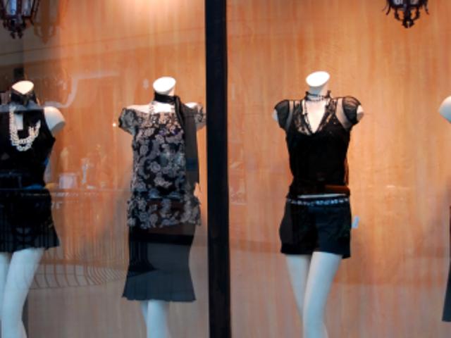 Locale commerciale in vendita a Lucca