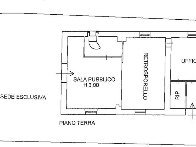 Locale commerciale in vendita a Lucca