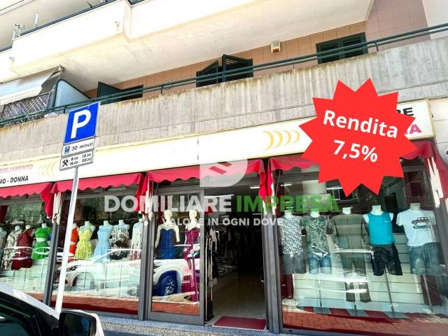 Locale commerciale in vendita a Lecce