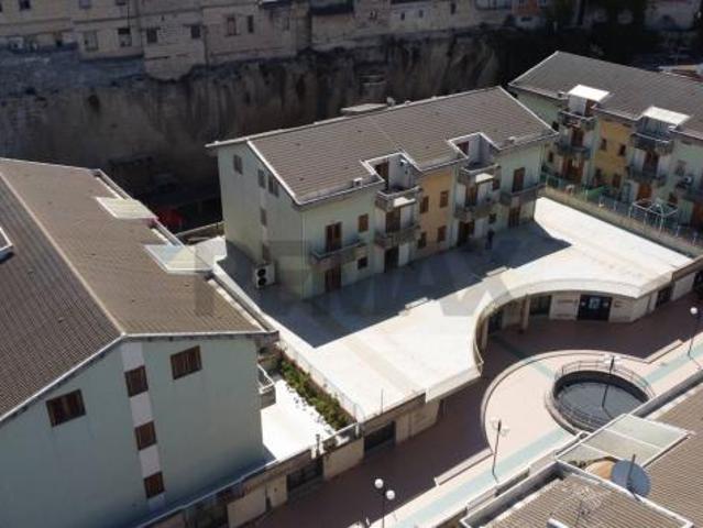 Locale Commerciale in vendita a Lentini