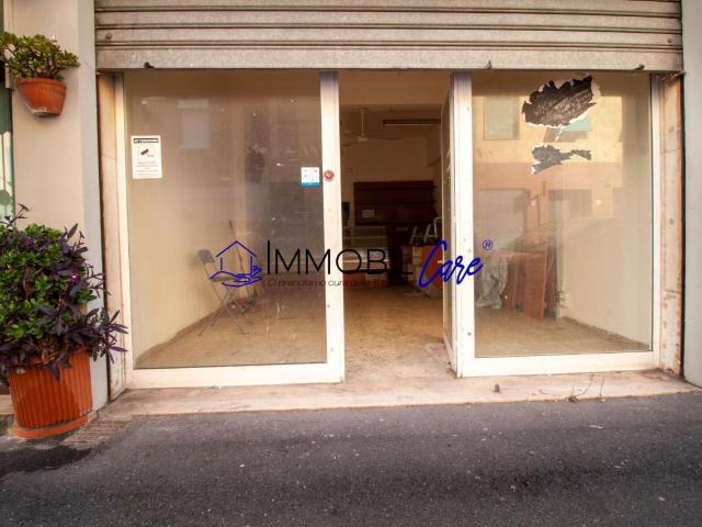 Locale commerciale in vendita a Livorno