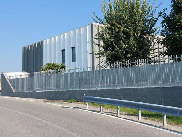 Locale commerciale in vendita a Palazzo Pignano