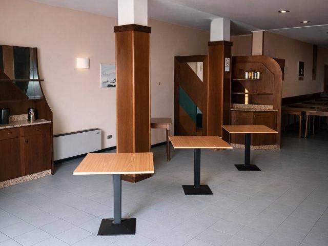 Locale commerciale in vendita a Palazzolo sull'Oglio