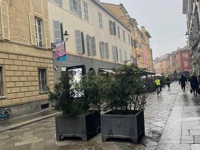 Locale commerciale in vendita a Parma