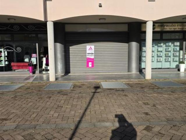 Locale commerciale in vendita a Peschiera Borromeo