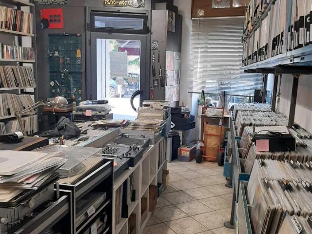 Locale commerciale in vendita a Pisa