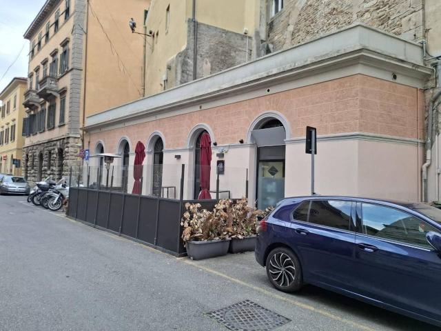 Locale commerciale in vendita a Pisa
