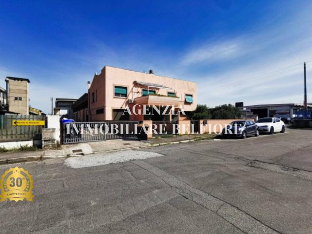 Locale commerciale in vendita a Pontedera, La Bianca