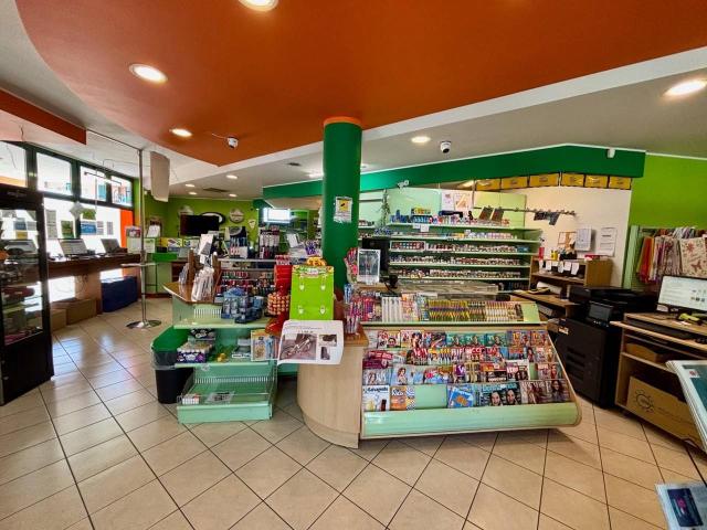 Locale commerciale in vendita a Porcia