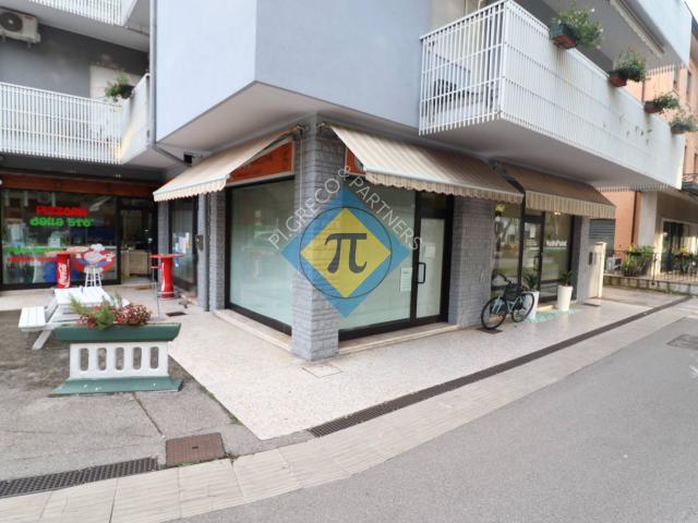 Locale commerciale in vendita a Pordenone