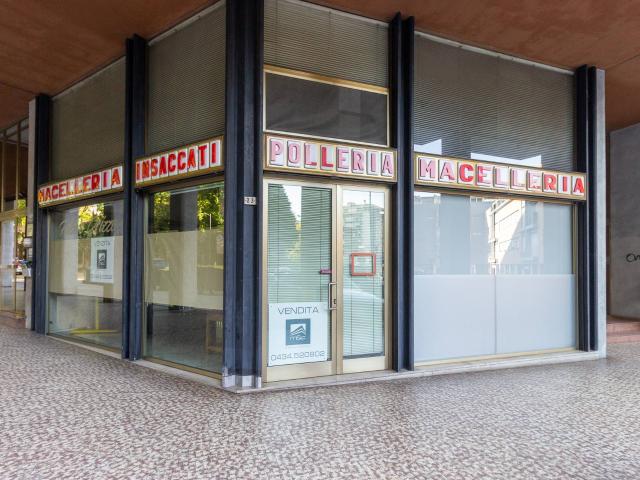 Locale commerciale in vendita a Pordenone