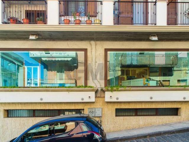 Locale Commerciale in vendita a Ramacca