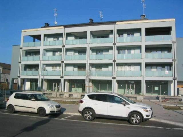 Locale commerciale in vendita a Ravenna