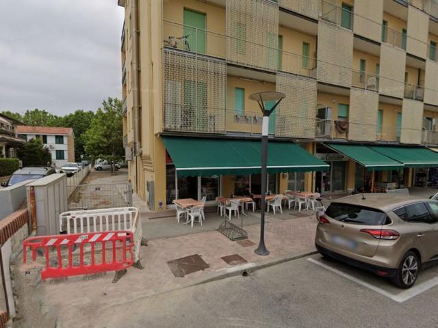 Locale commerciale in vendita a Ravenna