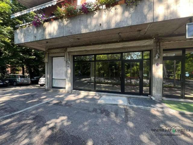 Locale commerciale in vendita a Reggio Emilia