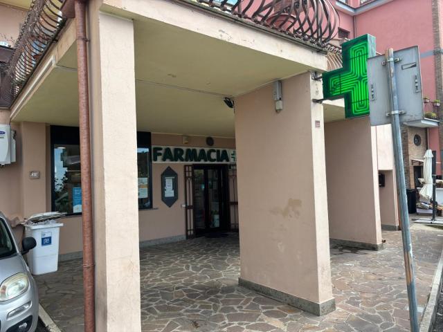 Locale commerciale in vendita a Rocca di Papa