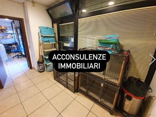 Locale commerciale in vendita a Roma