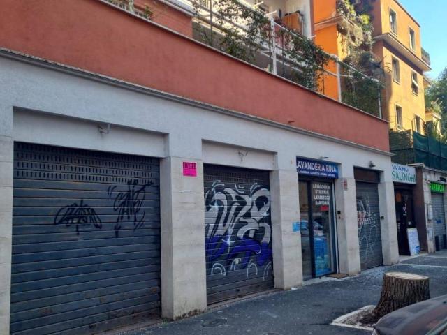 Locale commerciale in vendita a Roma