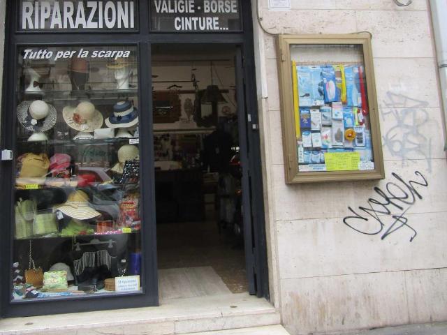 Locale commerciale in vendita a Roma