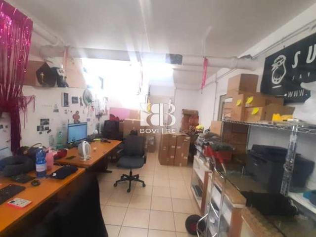 Locale commerciale in vendita a Roma