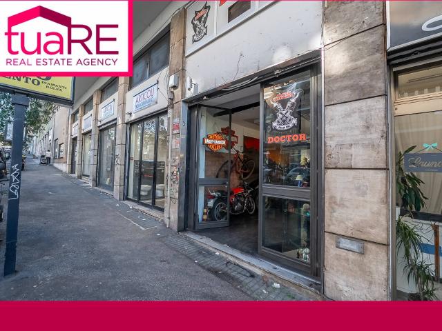 Locale commerciale in vendita a Roma, Africano