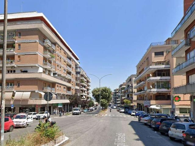 LOCALE COMMERCIALE in VENDITA a ROMA AURELIO / GREGORIO VII / UBALDI / SAN PIETRO
