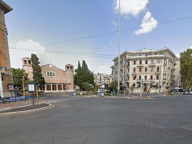 LOCALE COMMERCIALE in VENDITA a ROMA PARIOLI