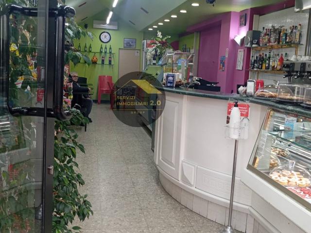 Locale commerciale in vendita a Roma, Torvergata