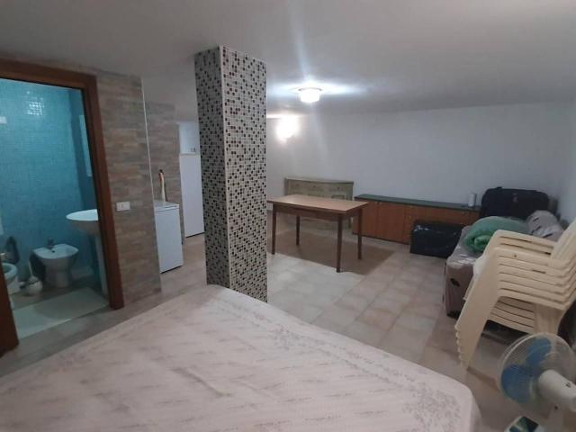 Locale commerciale in vendita a Rosignano Marittimo