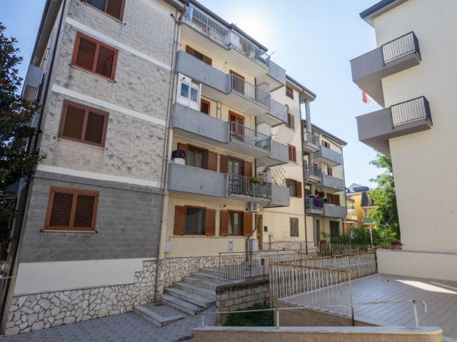 LOCALE COMMERCIALE in VENDITA a SAN GIORGIO DEL SANNIO