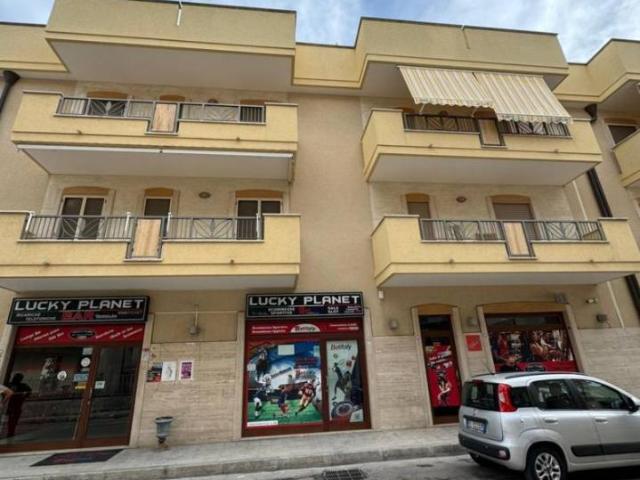 Locale commerciale in vendita a San Giorgio Ionico