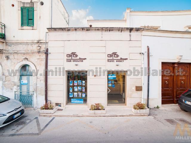 Locale commerciale in vendita a Scicli, Scicli