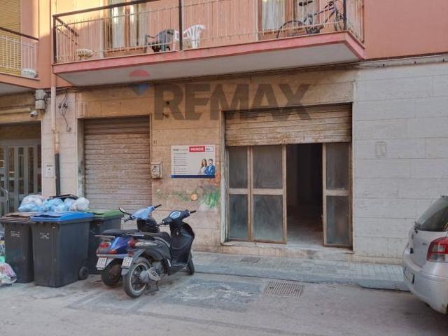 Locale Commerciale in vendita a Siracusa, Borgata