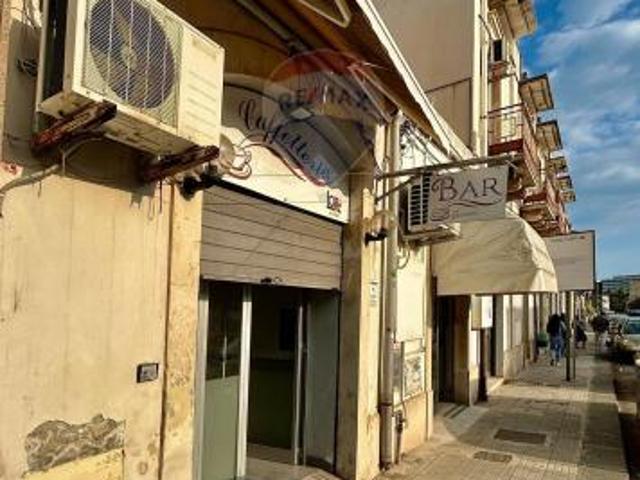Locale Commerciale in vendita a Siracusa, Borgata
