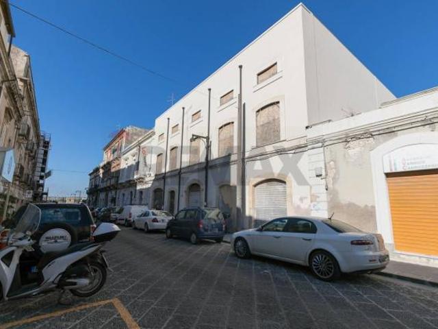 Stabile/Palazzo in vendita a Siracusa, Ermocrate