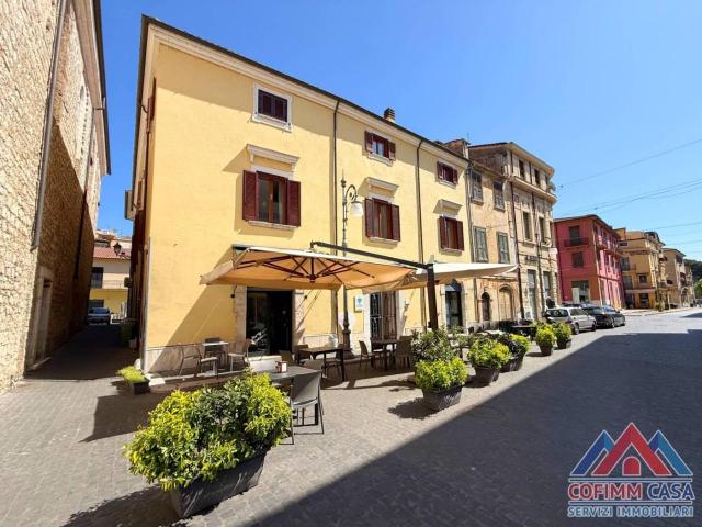 Locale commerciale in vendita a Sora