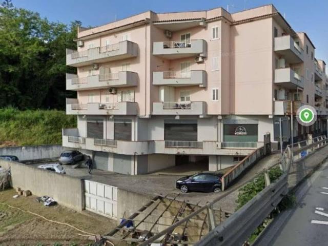 Locale commerciale in vendita a Spadafora
