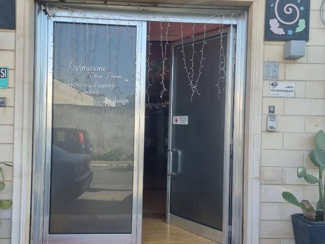 Locale commerciale in vendita a Taranto, Corvisea