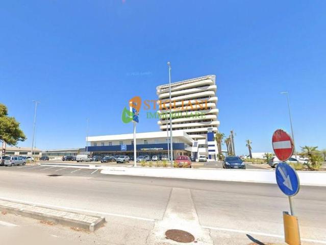 Locale commerciale in vendita a Termoli, via Corsica