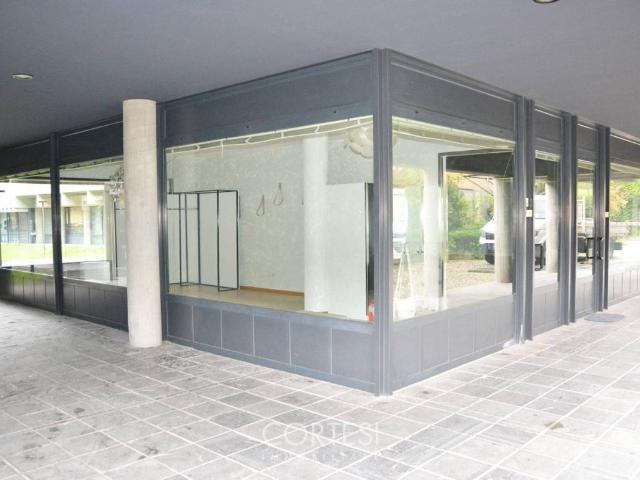 Locale commerciale in vendita a Trescore Balneario
